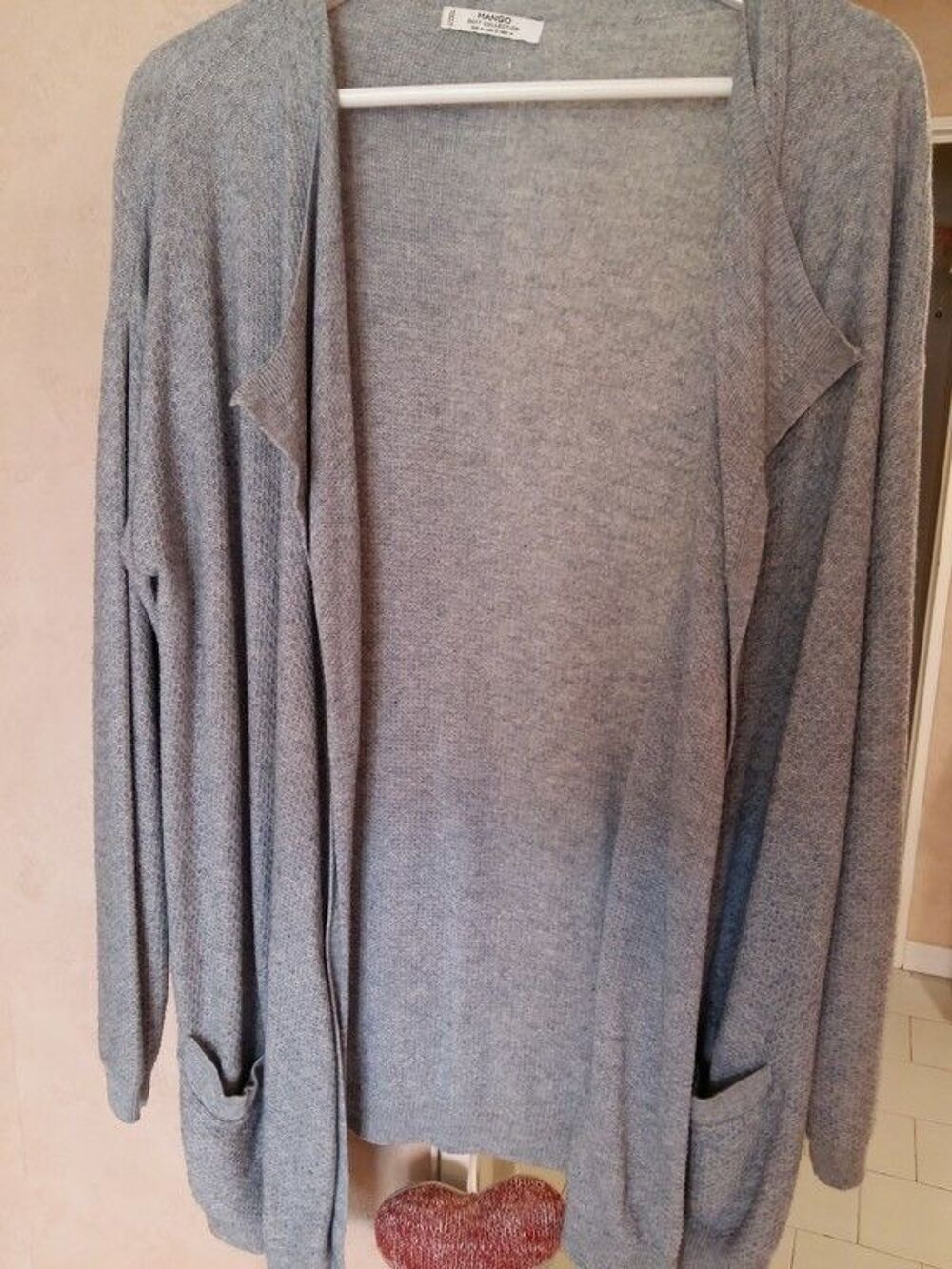 lot de 3 gilets femme neufs ou peuvent &ecirc;tre us s&eacute;par&eacute;me Vêtements