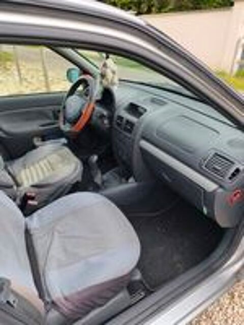 Clio II Clio 1.5 dCi 70 Campus Evolution Authentique 2006 occasion 89100 Sens