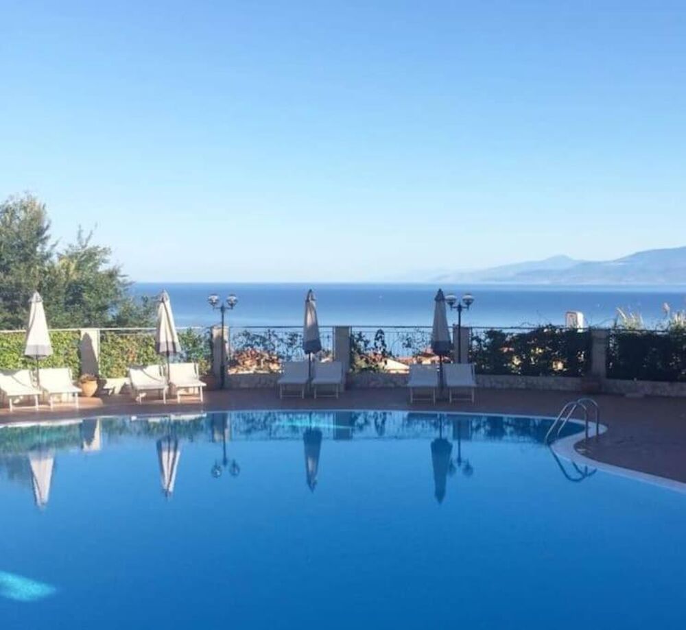   Pizzo, Magnifique appartement avec toit-terrasse et vue mer Italie, Pizzo