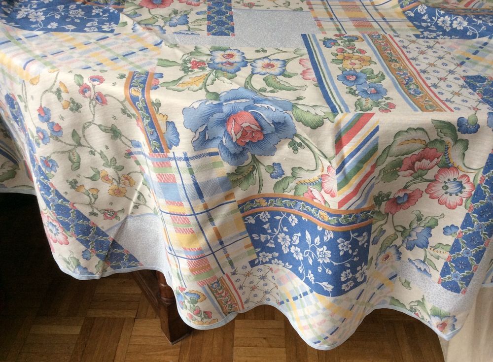 Nappe fleurie ronde - 188x188cm - TB &eacute;tat Décoration