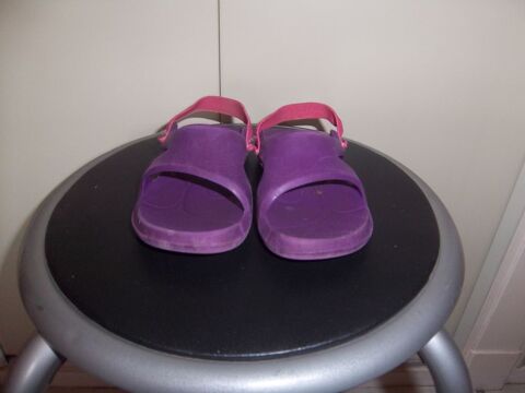 Sandales violet t24 1 Bossay-sur-Claise (37)