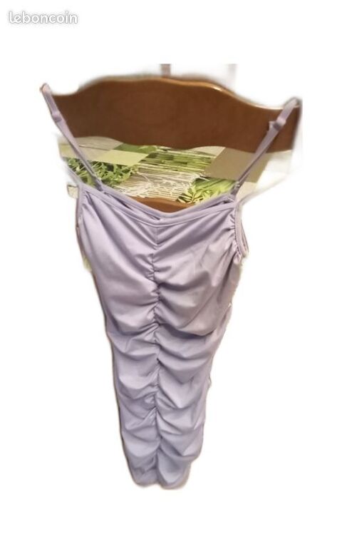 robe et sous vêtements fille 10 Champs-sur-Tarentaine-Marchal (15)