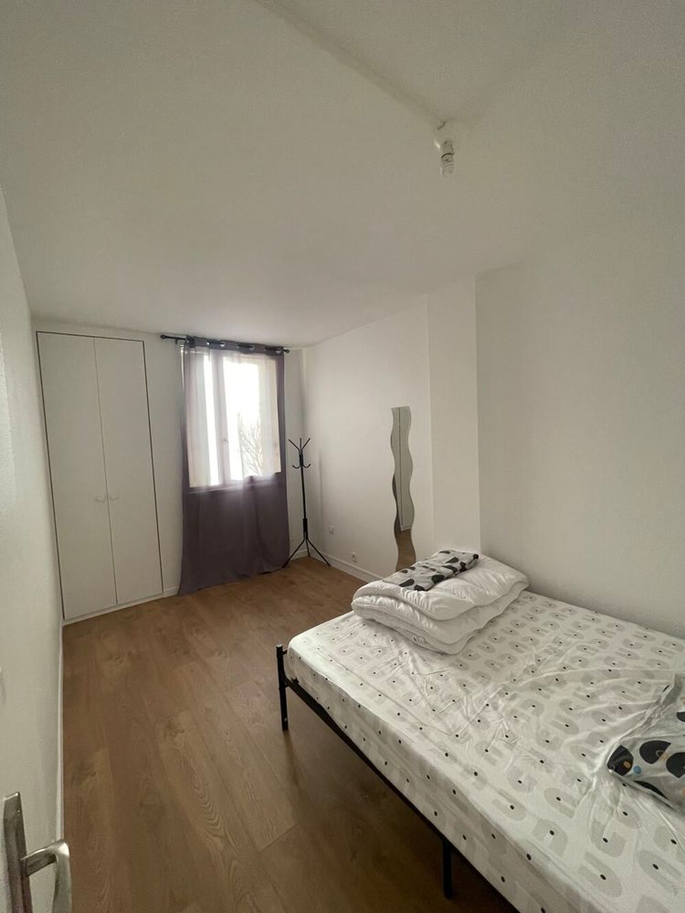 Location Appartement COLOCATION MIXTE vry