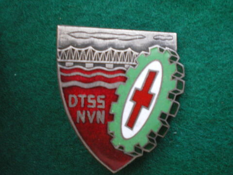 Insigne de Sant� - Direction du Train Sanitaire Vietnam Nord 45 Caen (14)