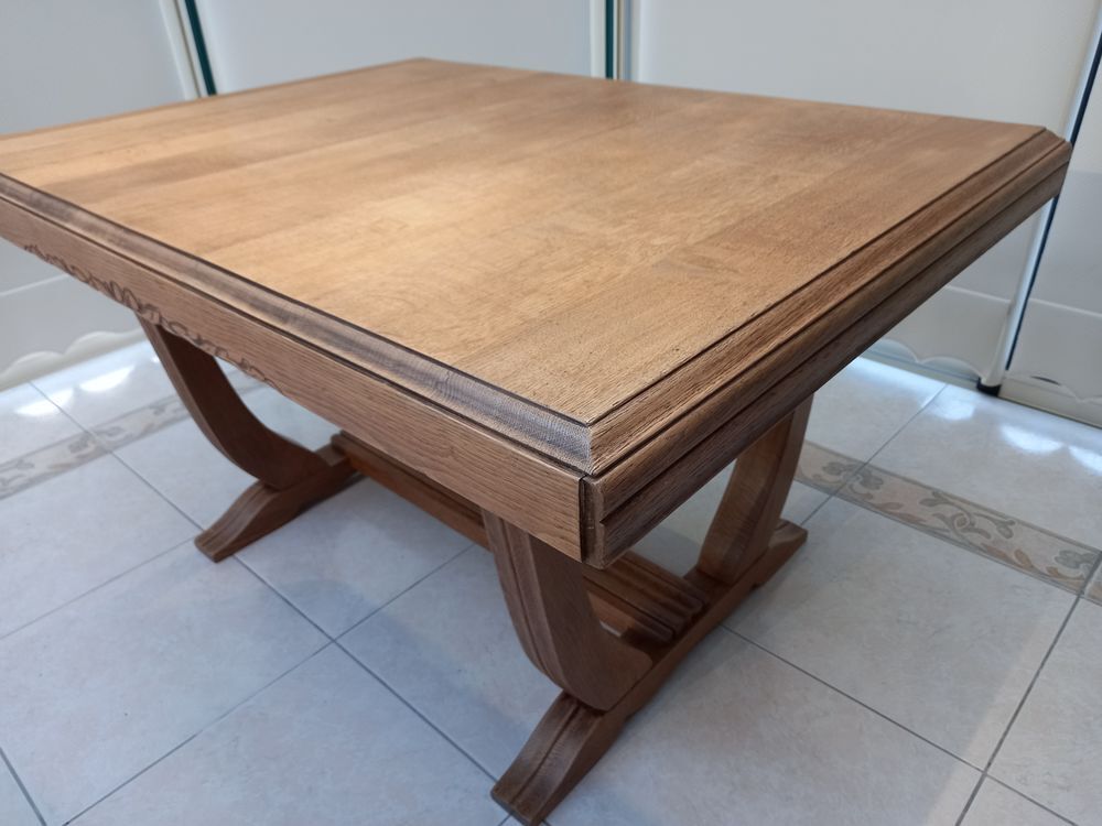 Belle table en ch&ecirc;ne Fran&ccedil;ais. Meubles