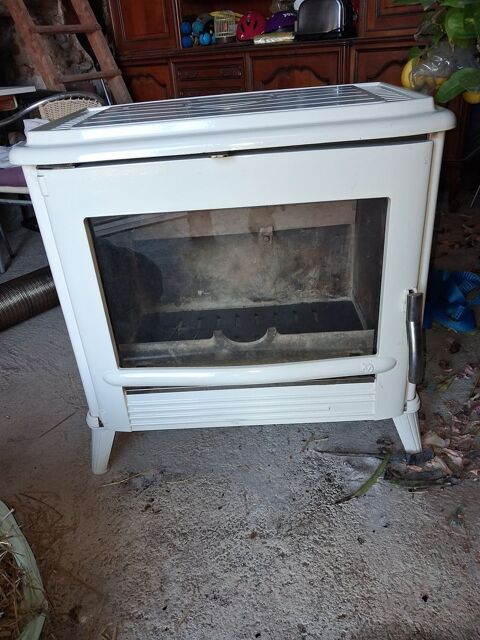 Po�le 900 Montmoreau-Saint-Cybard (16)