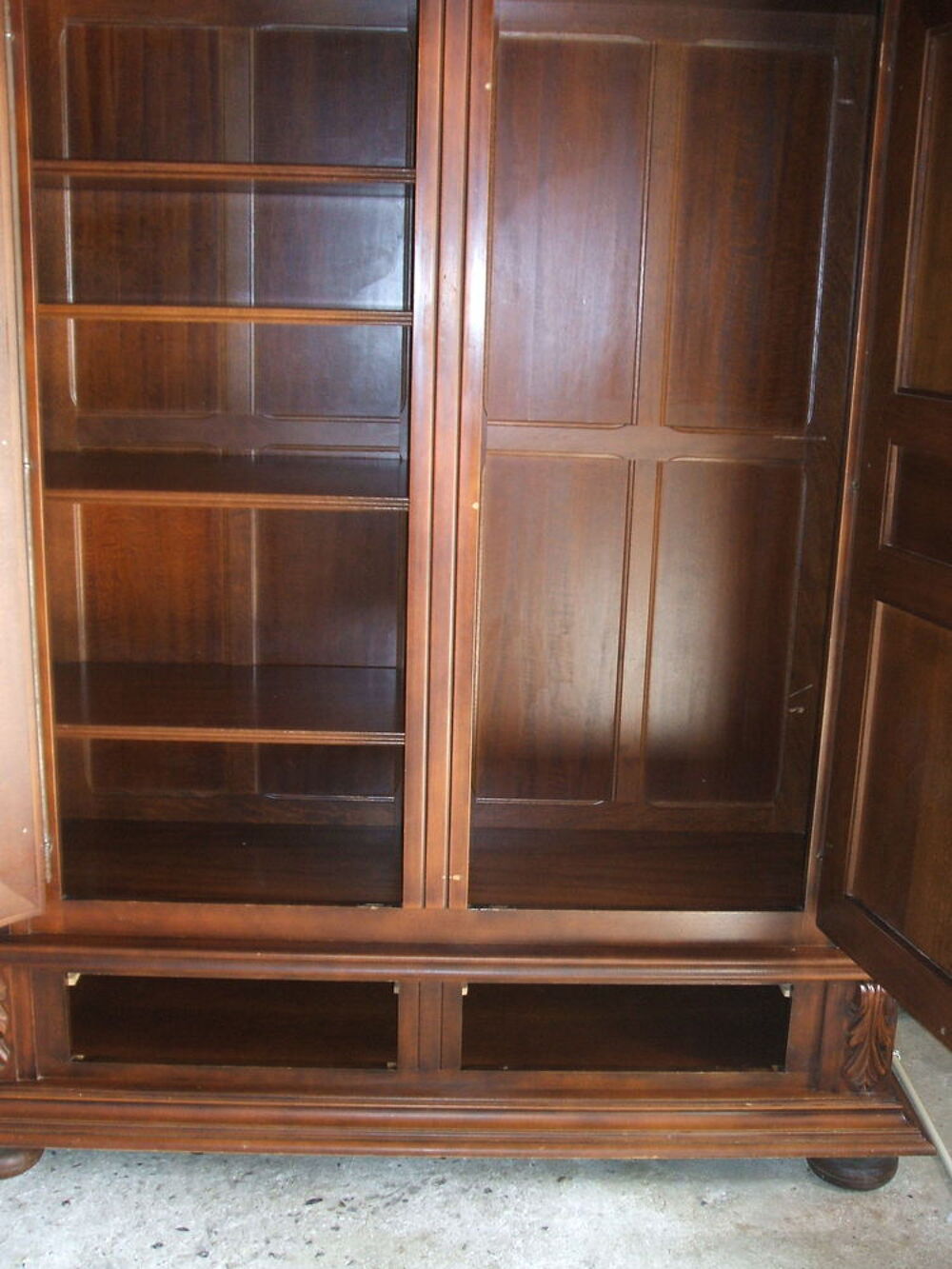 ARMOIRE +LIT +TABLE DE CHEVET Meubles