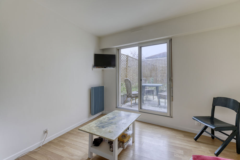 Vente Appartement Studio  vendre occup dans le 20e arrondissement, rue de la Chine. Paris 20