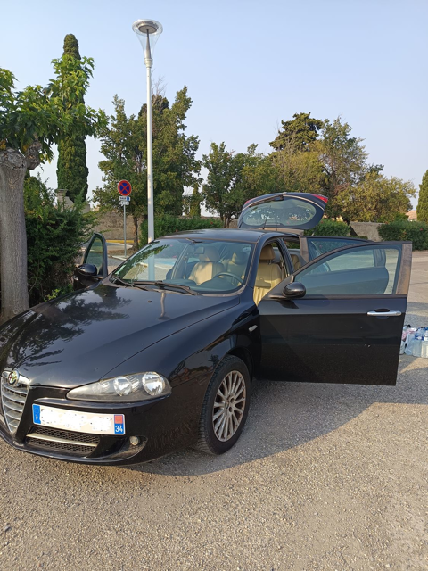 Alfa-romeo 147 Alfa Romeo  1.9 JTD M-JET 150 Design TI