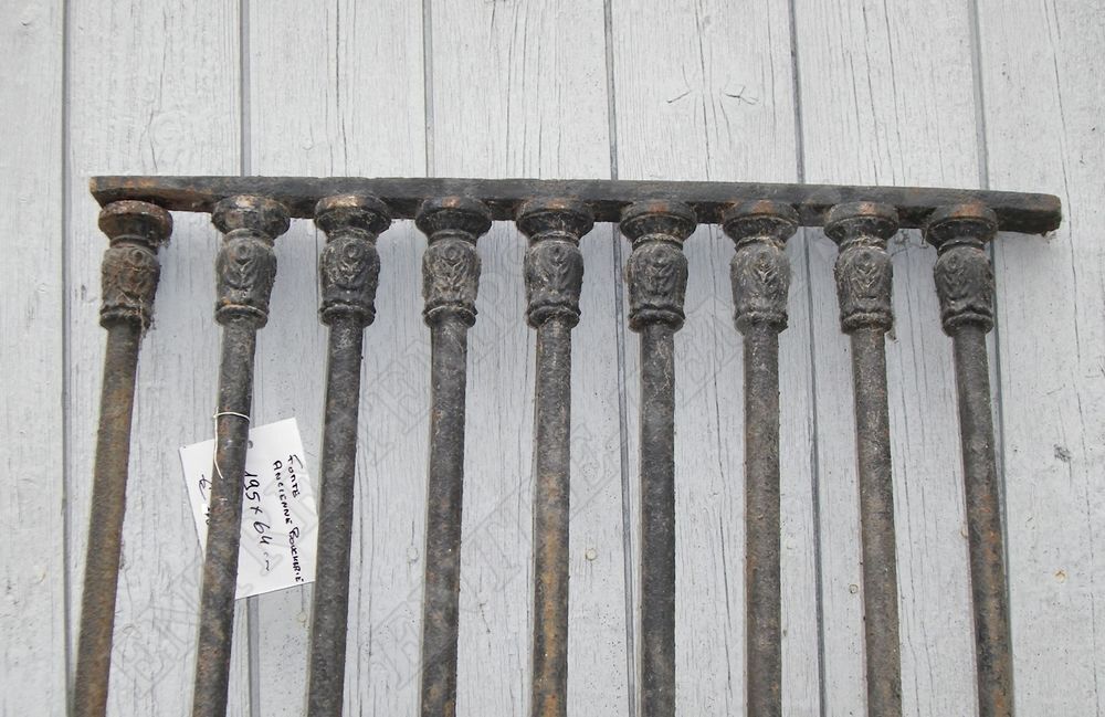 2 ANCIENNES GRANDES GRILLES DE D&Eacute;FENSE BOUCHERIE FER FORG&Eacute; 1 Décoration