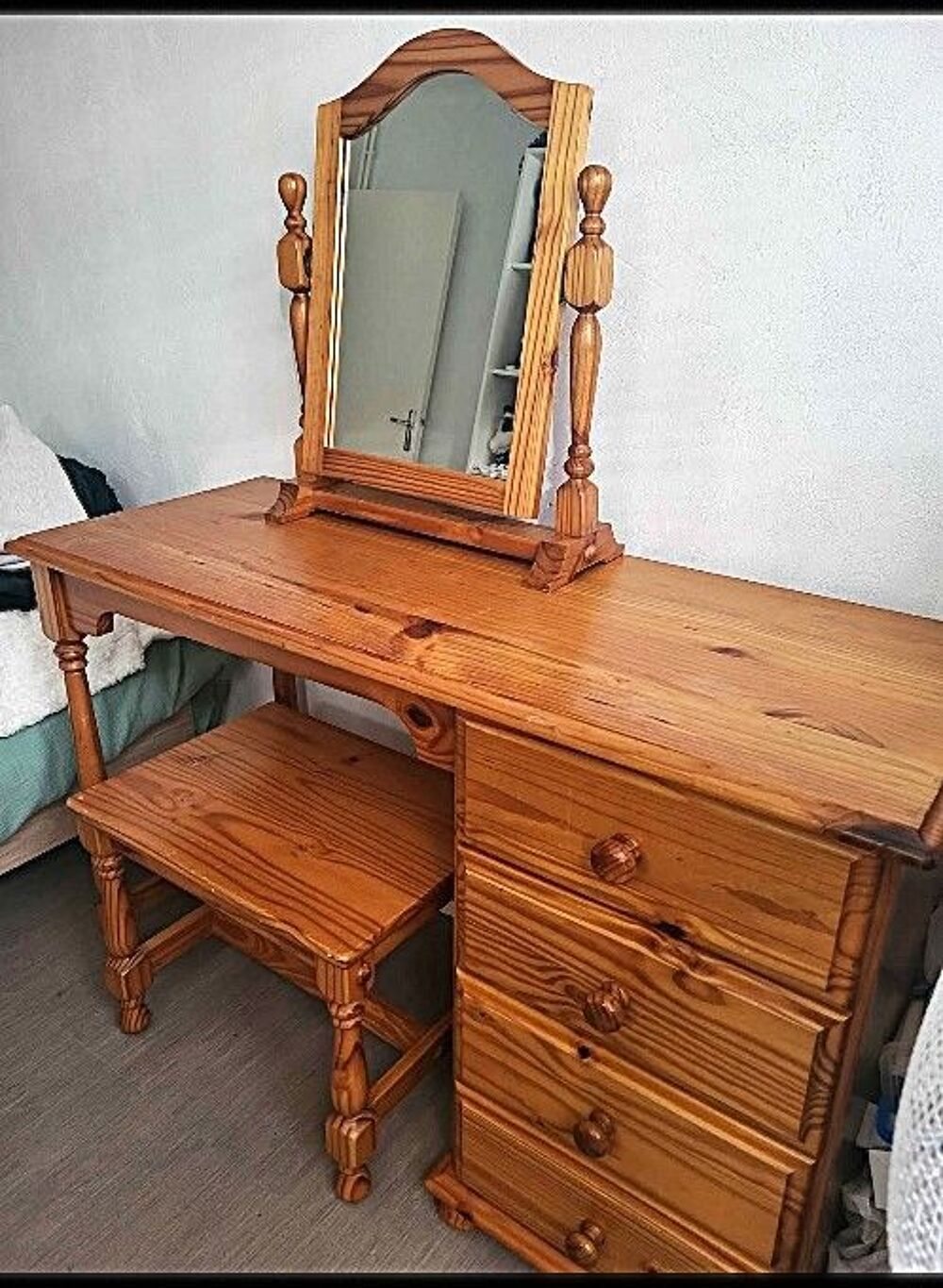 Bureau, coiffeuse Meubles