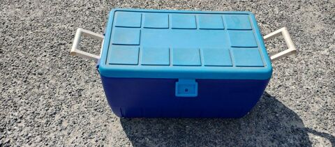 GRANDE GLACIERE
30 L'Isle-Jourdain (86)