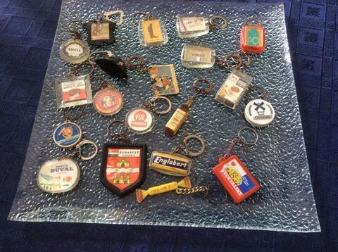 LOT DE 20 PORTE CLEFS 15 taples (62)