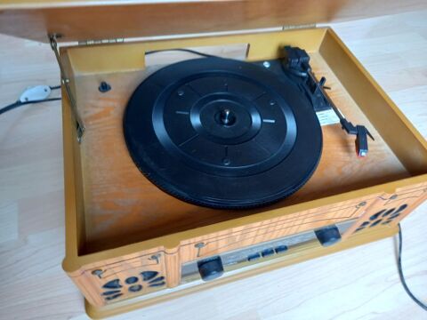 TOURNE DISQUE RADIO  INOVALLEY  RETRO 01 38 Saint-Benoît (86)