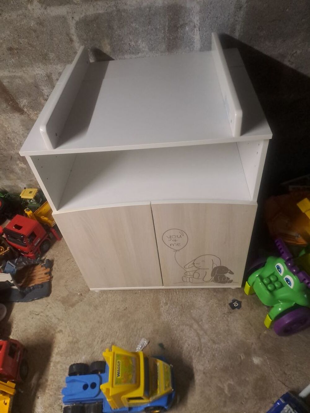 Commode &agrave; langer Meubles