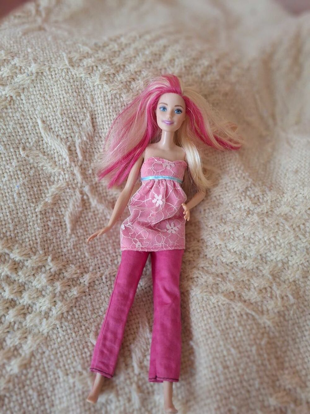 5 poup&eacute;es Barbie Jeux / jouets
