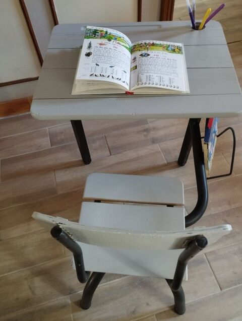 BUREAU d' ecolier  80 Saint-Michel (82)
