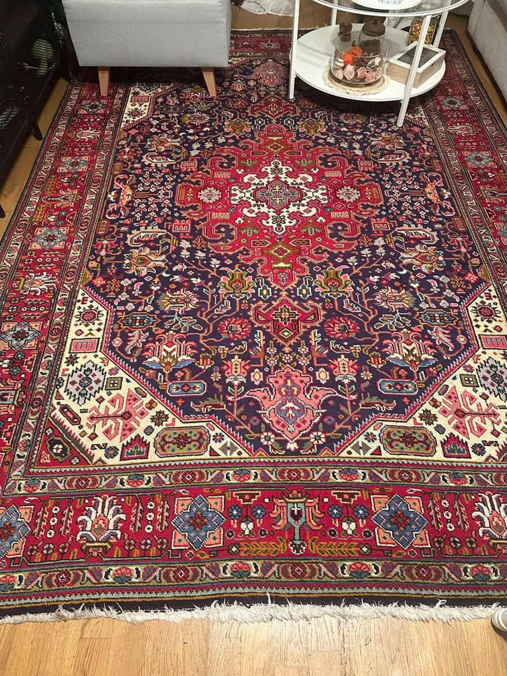 Tapis Persan H&eacute;ris €" Fait Main €" R&eacute;gion de Tabriz €" Excellent Etat Prix : 2 500 Meubles
