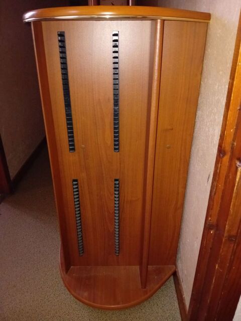 Meuble tl avec roulettes. 80 Lamure-sur-Azergues (69)