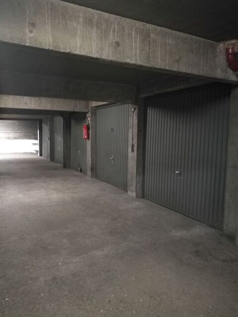  Parking / Garage  louer 12 m