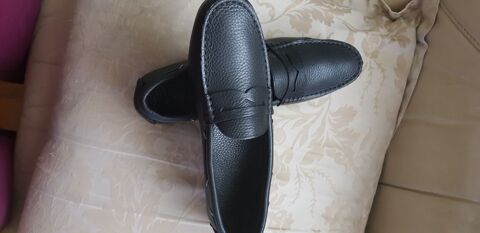 Mocassins femme cuir noir 45 Paris 17 (75)