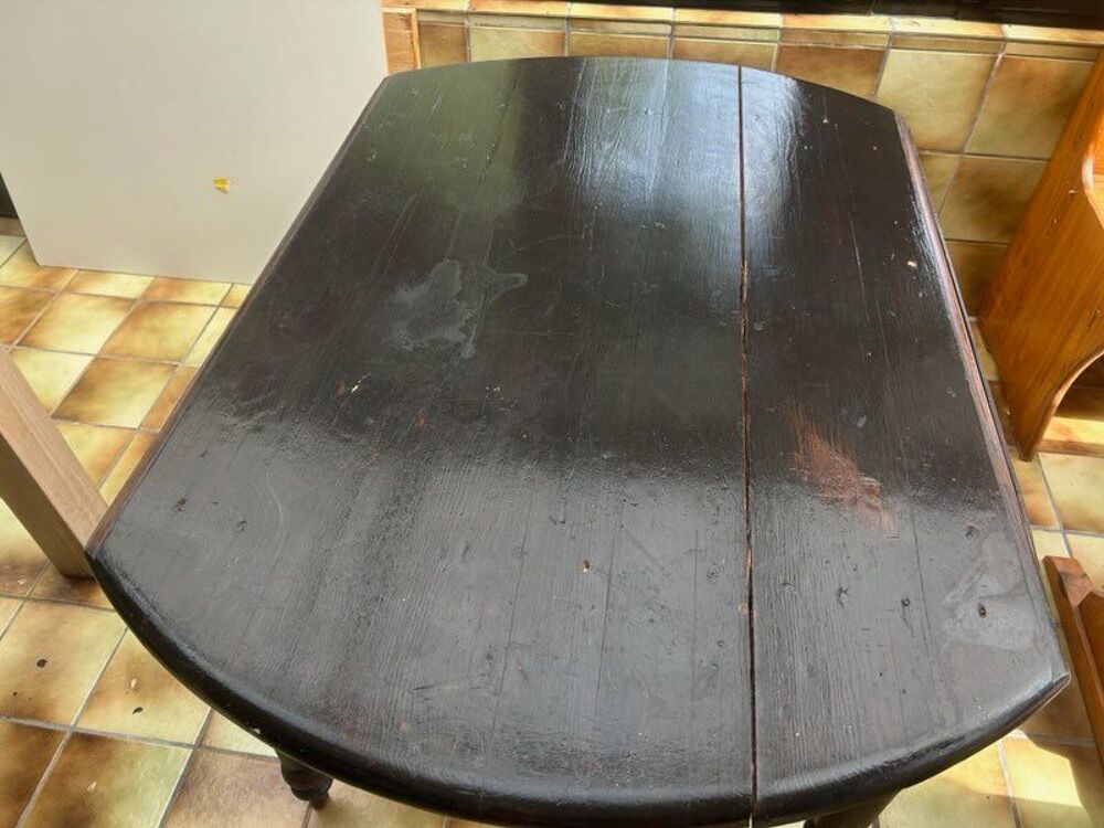 table ronde en ch&ecirc;ne, le tablettes repliable Meubles