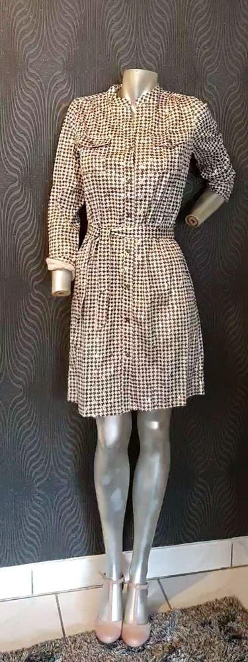Robe Neuve style R&eacute;tro su&eacute;dine Taille M Vêtements