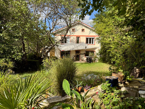   maison de 219m2 sur terrain Arbor� de 1000m2, Maison - 8 pi�ce(s) - 219 m�