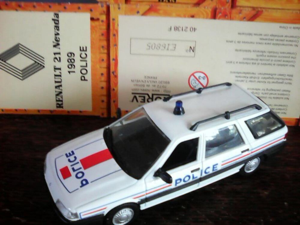 Voiture Police Renault 21 Break Nevada Norev 1/43 