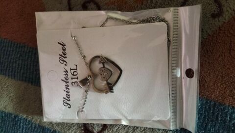 Chaine c?ur en acier inoxydable neuf  10 Cachan (94)