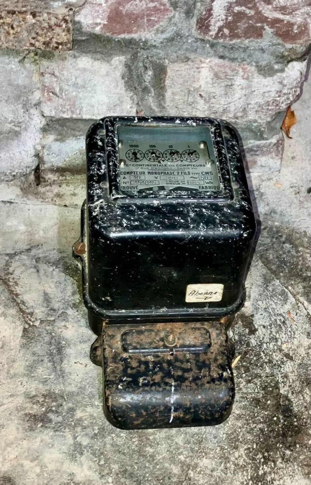 Un compteur de tension vintage. D�coration