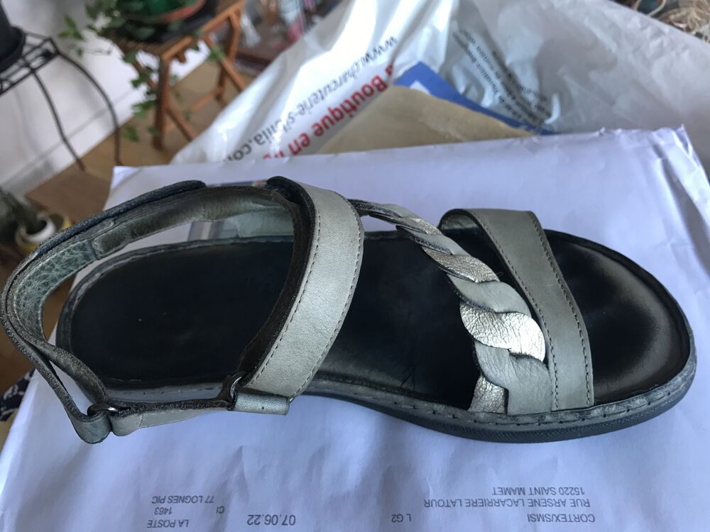 ?Je recherche ces sandales Riposella Chaussures