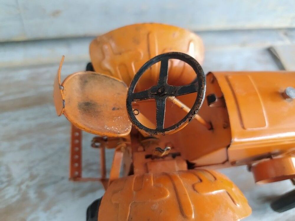 Ancien Jouet T&ocirc;le Tracteur Renault CIJ 1950 