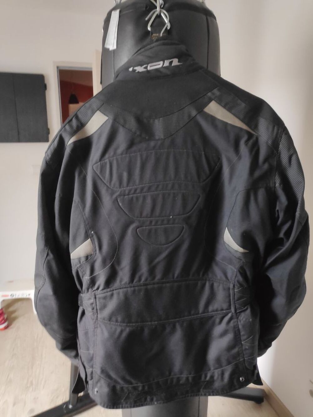 Blouson moto noire et gris Vêtements