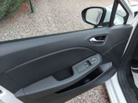 Clio V Clio SCe 65 - 21N Business 2021 occasion 69400 Arnas