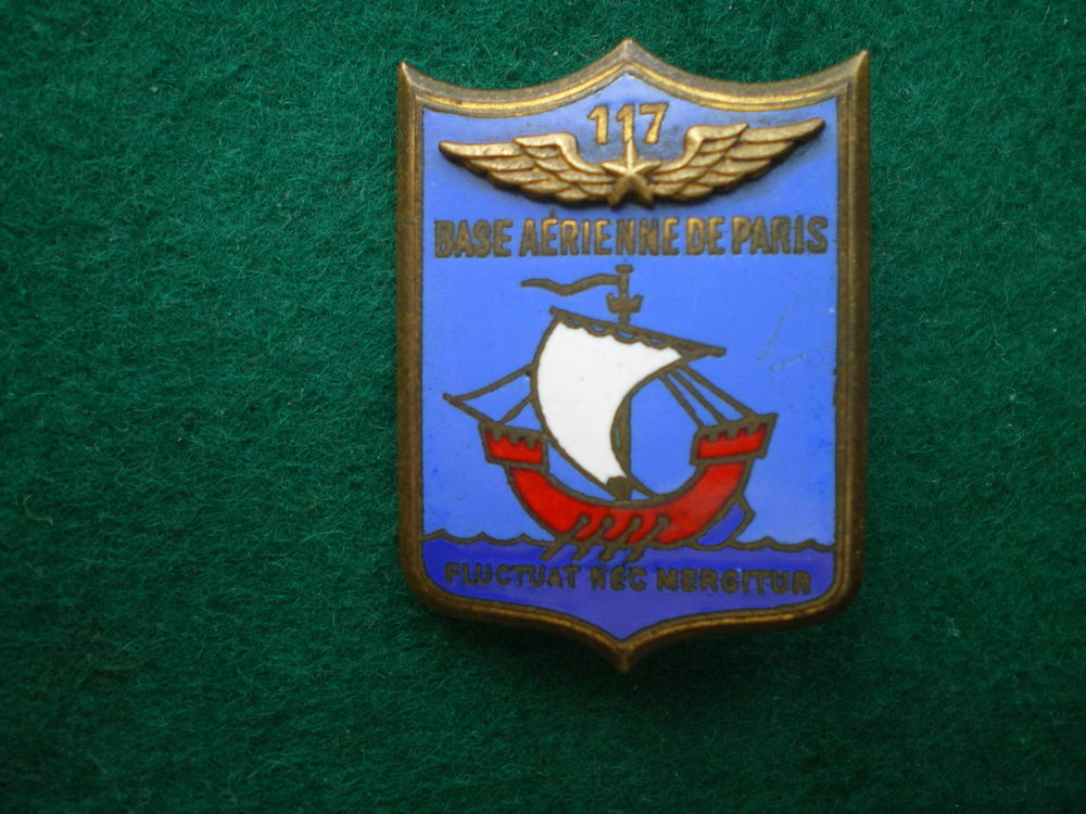 Insigne de l'Air - Base A&eacute;rienne 117 Paris. 