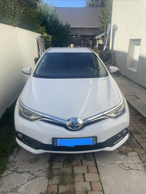 Toyota auris Hybride 136h Design Business