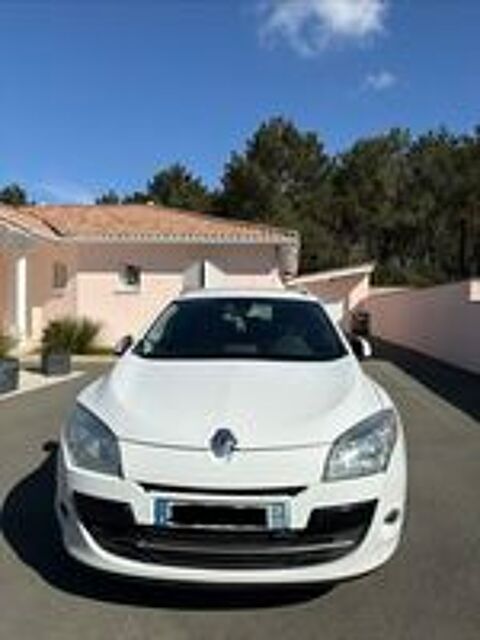 Megane IV M&eacute;gane IV Estate Blue dCi 150 EDC Business Intens 2011 occasion 33123 Le Verdon-sur-Mer