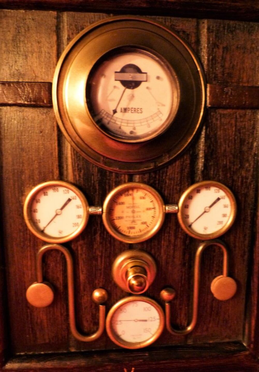 Boite de Curiosit&eacute; "MANOMETERS STYLE" Steampunk Décoration