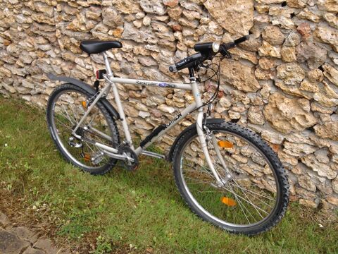 VTT ROCKRIDER 330 taille M  65 Cergy (95)