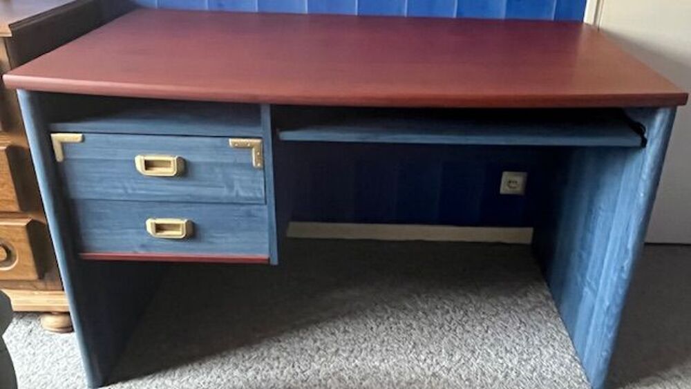 bureau enfant/ado + mobilier assorti Meubles