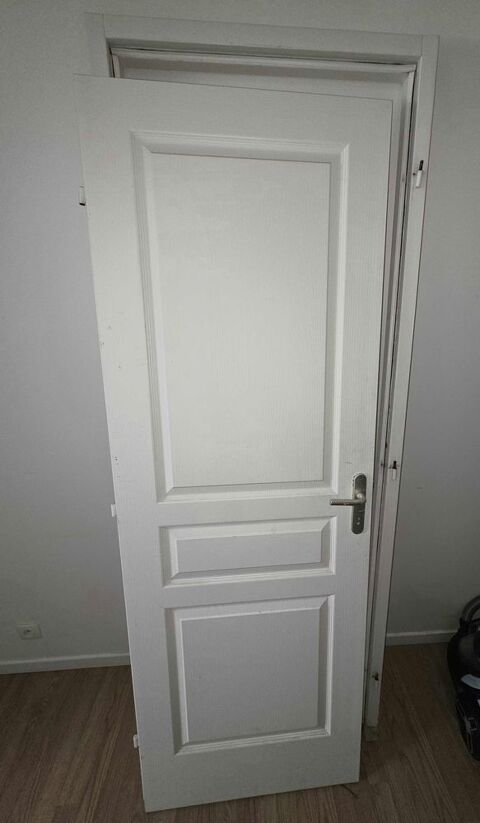 bloc-porte intérieure ouverture droite. Laons (28)
