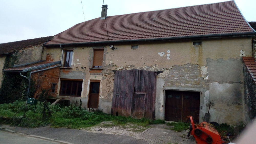 Maison 5 pièces 500 m² · à Oigney · 500 m² · 85 000 €
