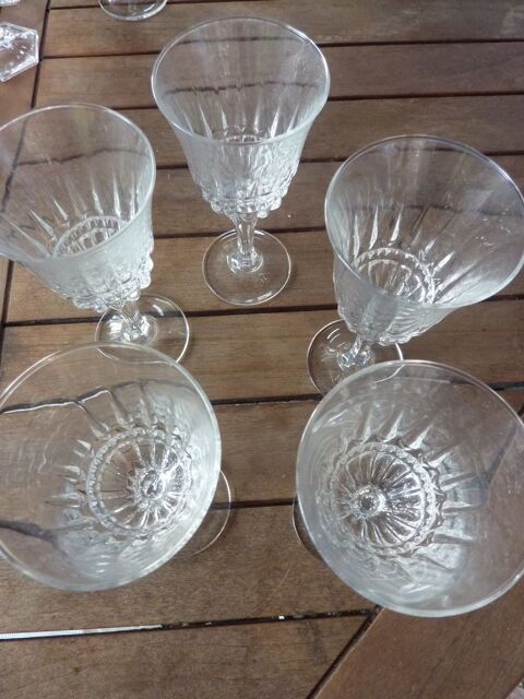 Verres anciens 1920/30 10 Saint-M�dard-en-Jalles (33)