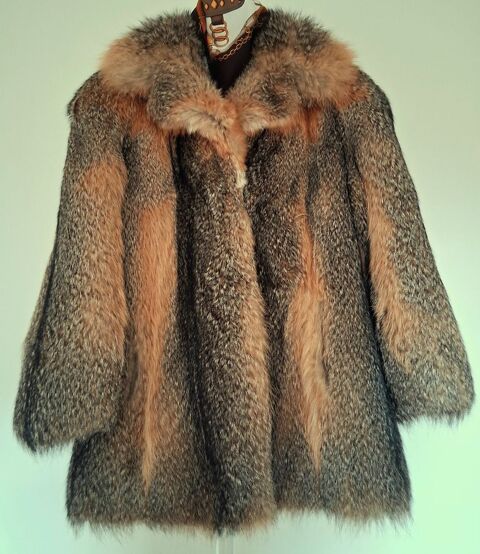 VESTE EN FOURRURE DE RENARD 140 Bourg-en-Bresse (01)