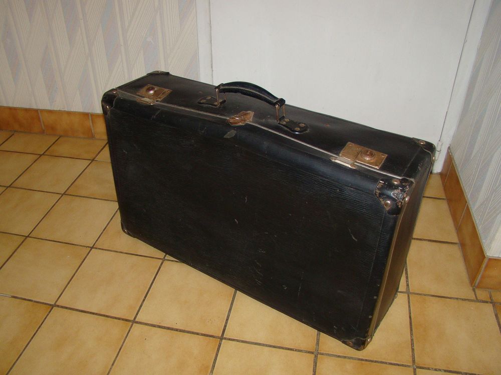Ancienne grande valise vintage ann&eacute;es 1940 / 1950 
Maroquinerie