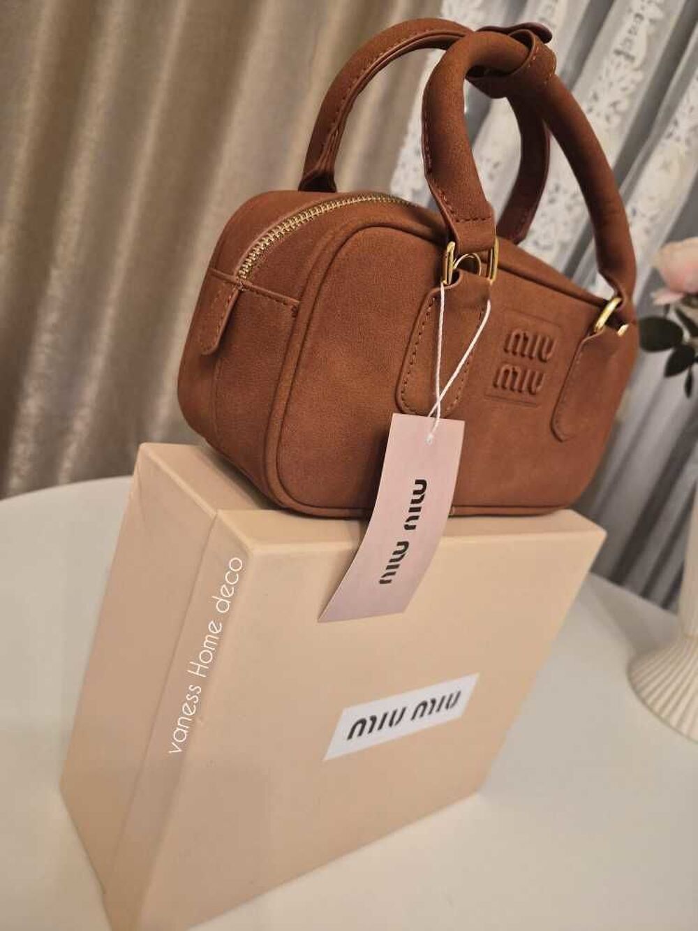 dupe de luxe miu miu neuf boite et pochette cuir de veau et daim 160e Maroquinerie