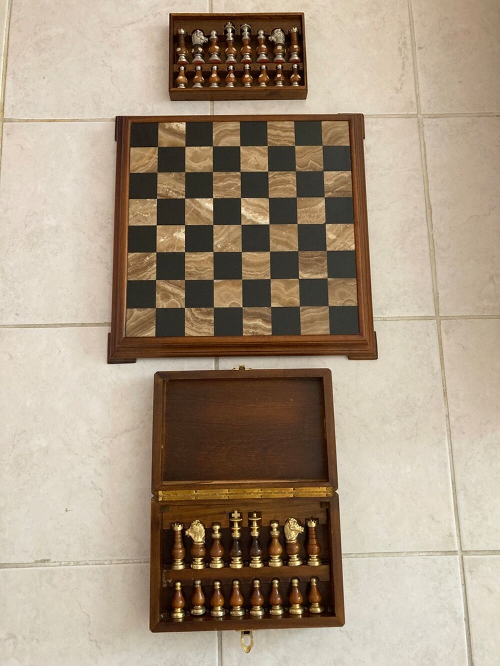 Jeu d'&eacute;checs bois avec bo&icirc;tes de rangement 