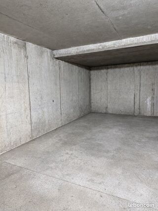  Parking / Garage à louer 12 m² Besançon