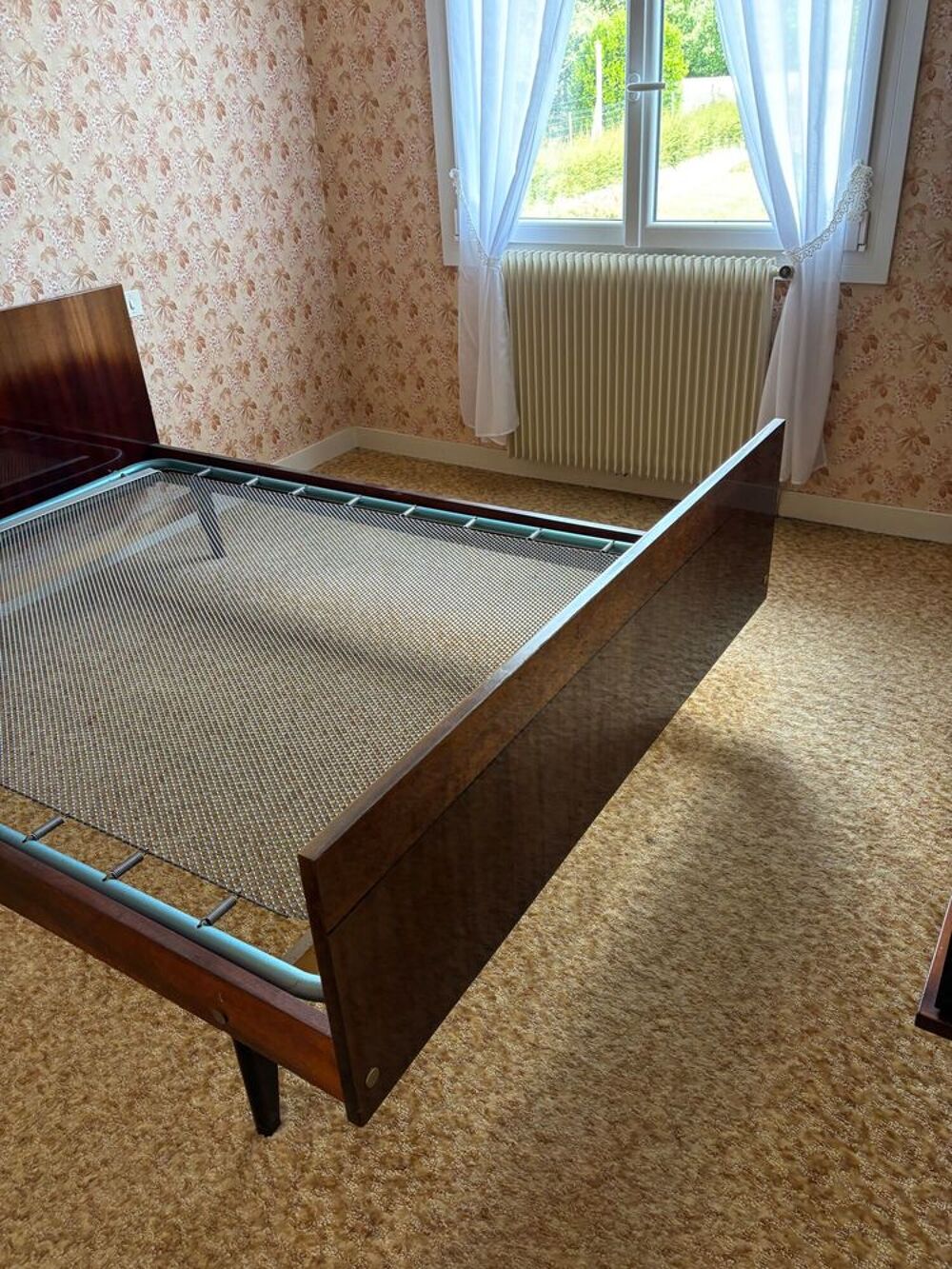 Lit de 140 et sommier m&eacute;tallique Meubles